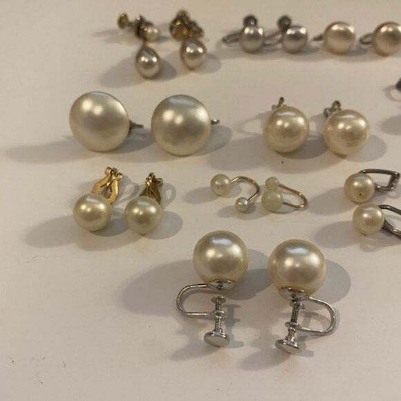 Vintage Faux Pearl Earring Lot 12 Pairs. Clip ons. - Picture 4 of 5